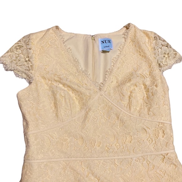 Nue by Shani Trumpet Cap Sleeve Lace Midi Dress - Picture 3 of 10